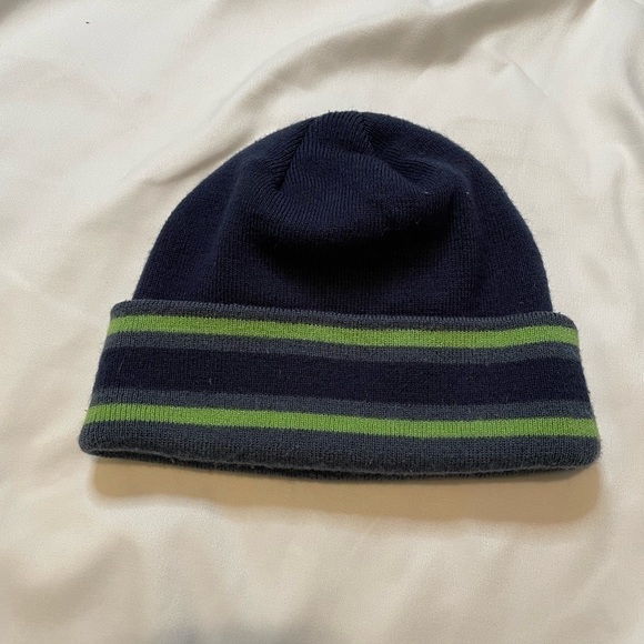 Men’s NFL Reebok OS blue and green Seahawks beanie - Picture 2 of 4